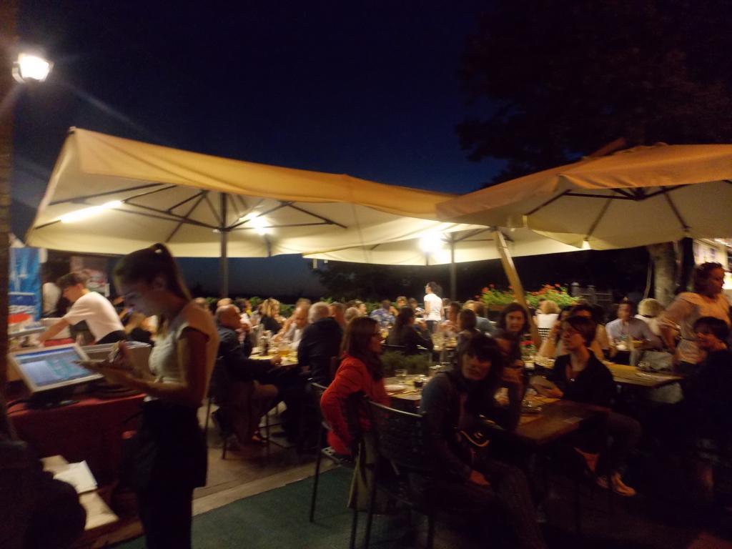 Osteria Belvedere San Leo Εξωτερικό φωτογραφία